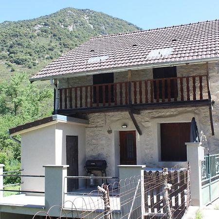 Maison De Charme Calme Entouree De Montagne Ussat Ngoại thất bức ảnh